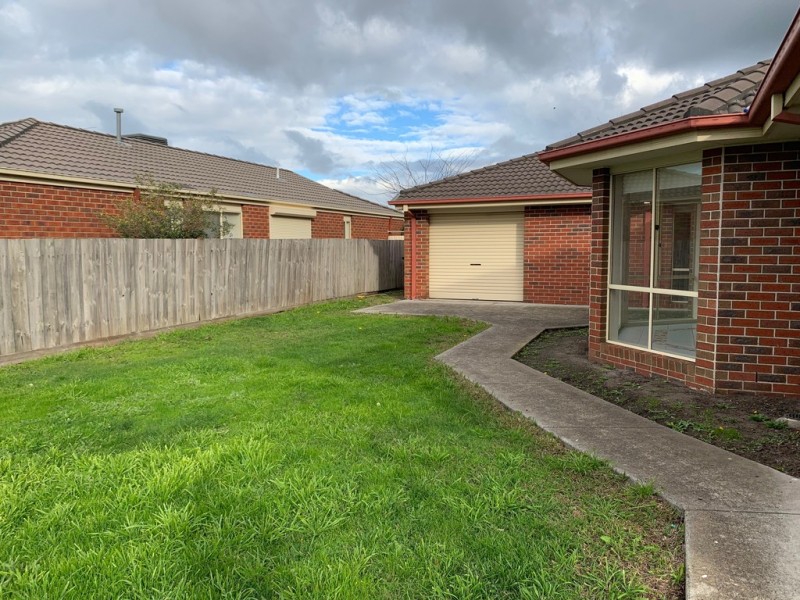 10 Brindalee Place, Cranbourne East VIC 3977