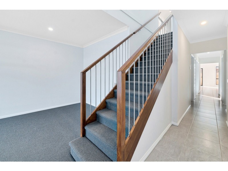 3 Moroak Crescent, Clyde North VIC 3978