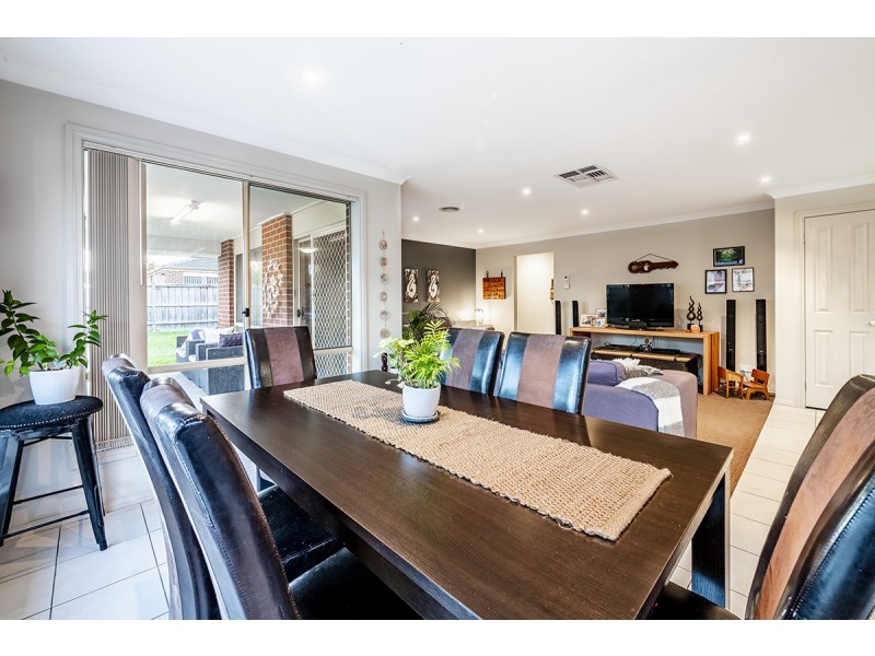 13 Donohue Street, Cranbourne East VIC 3977