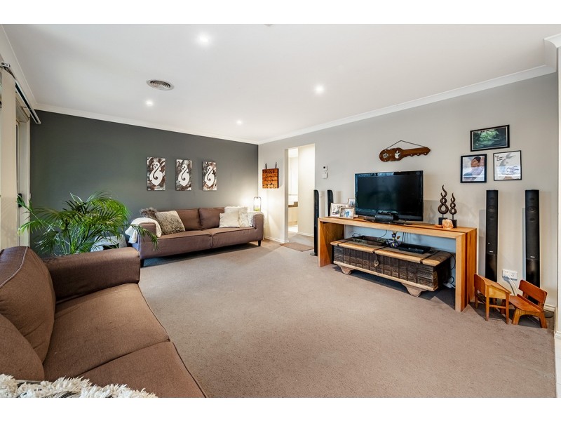 13 Donohue Street, Cranbourne East VIC 3977