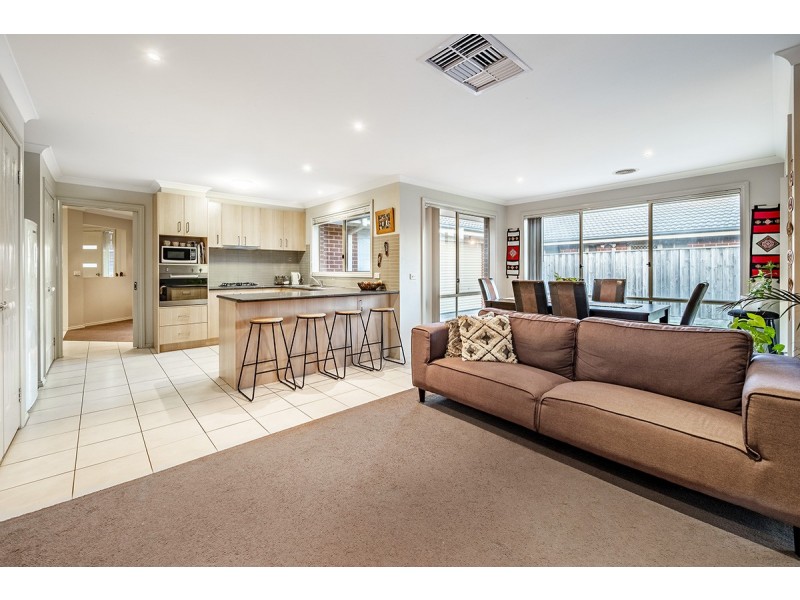 13 Donohue Street, Cranbourne East VIC 3977