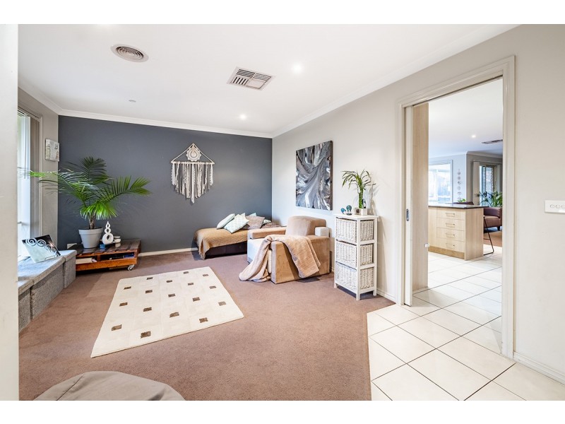 13 Donohue Street, Cranbourne East VIC 3977