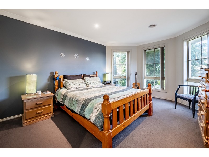 13 Donohue Street, Cranbourne East VIC 3977