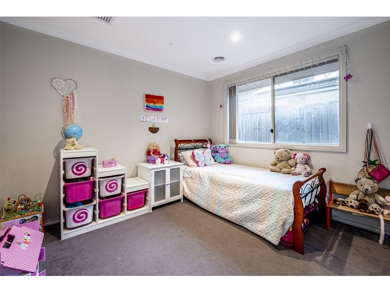 13 Donohue Street, Cranbourne East VIC 3977