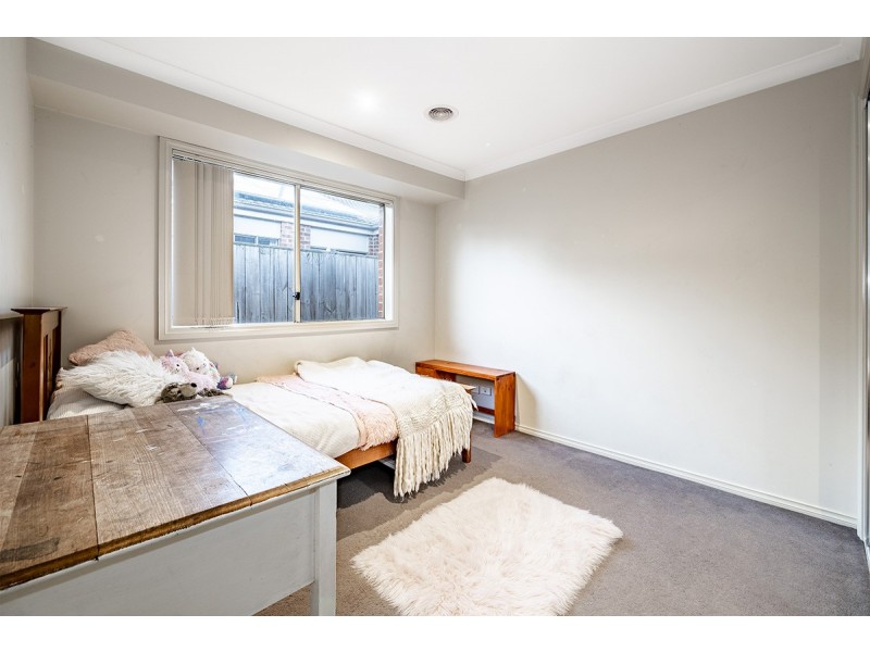 13 Donohue Street, Cranbourne East VIC 3977