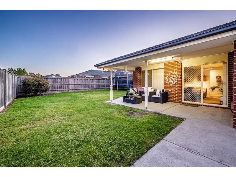 13 Donohue Street, Cranbourne East VIC 3977