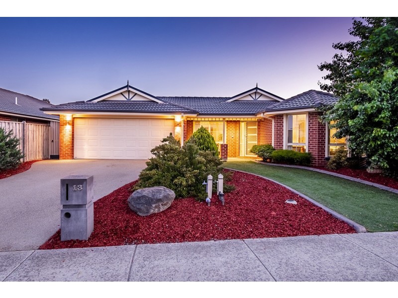 13 Donohue Street, Cranbourne East VIC 3977