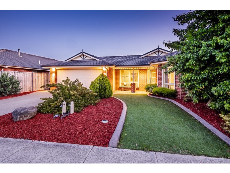 13 Donohue Street, Cranbourne East VIC 3977