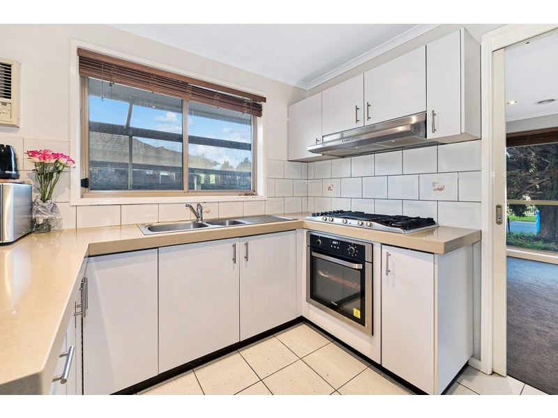 3 Frances Crescent, Cranbourne North VIC 3977