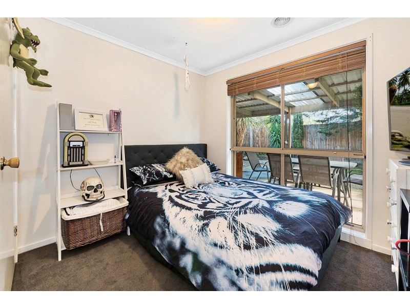 3 Frances Crescent, Cranbourne North VIC 3977