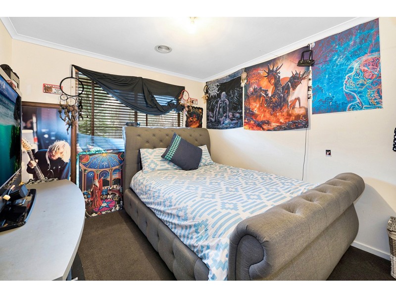 3 Frances Crescent, Cranbourne North VIC 3977