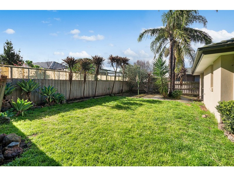 3 Frances Crescent, Cranbourne North VIC 3977