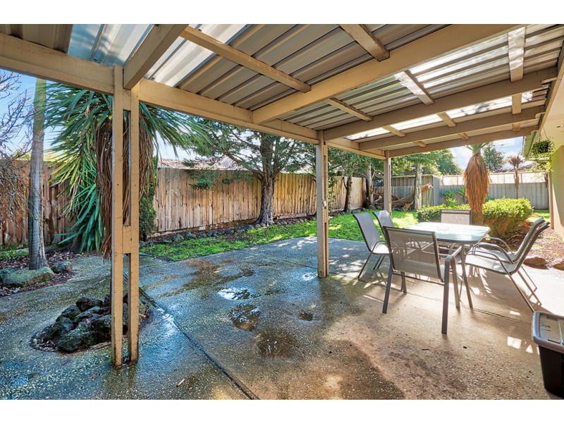 3 Frances Crescent, Cranbourne North VIC 3977
