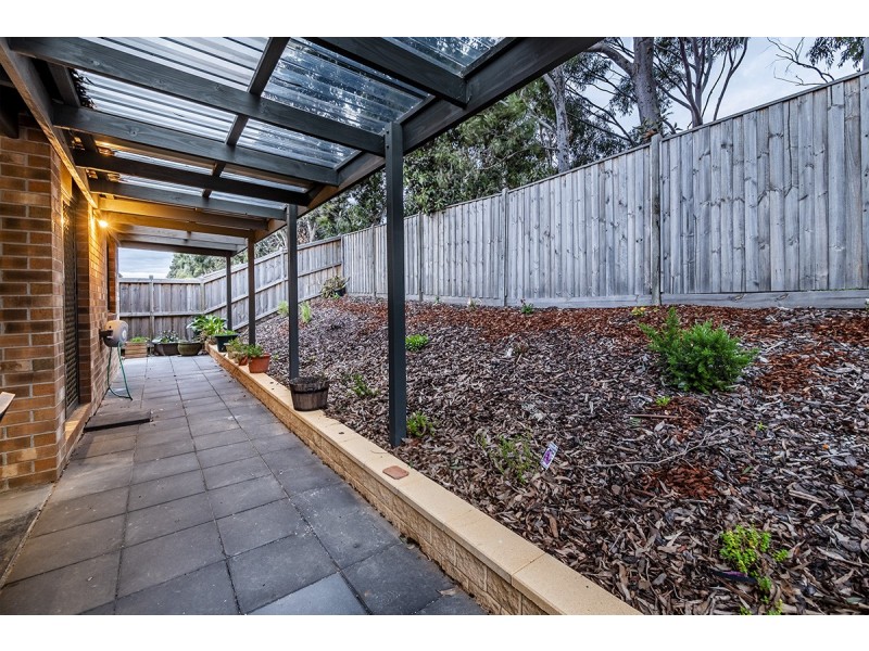 24 Royaloak Crescent, Cranbourne East VIC 3977