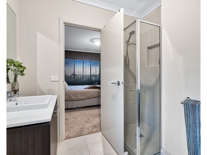 208 Alisma Boulevard, Cranbourne North VIC 3977