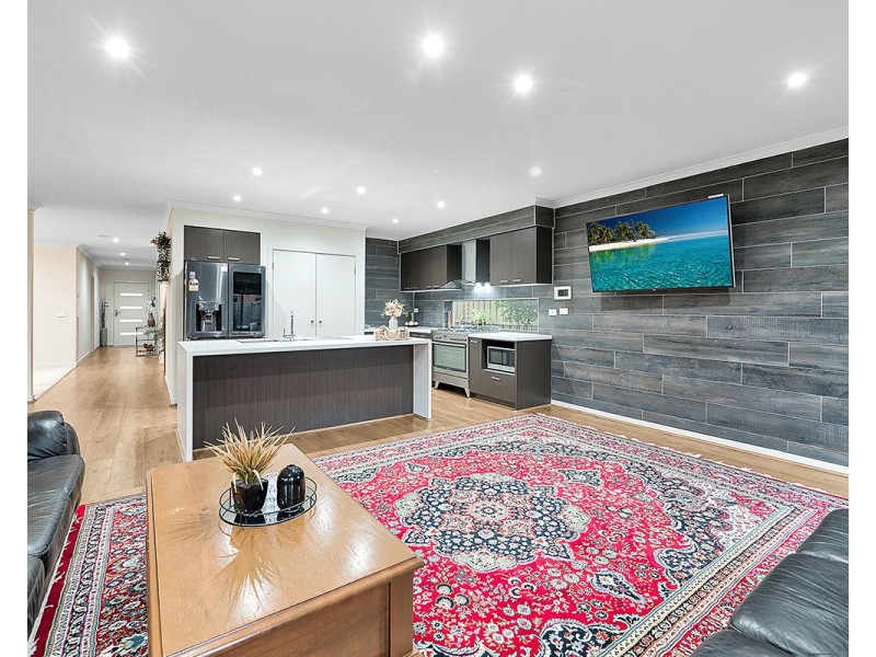 208 Alisma Boulevard, Cranbourne North VIC 3977