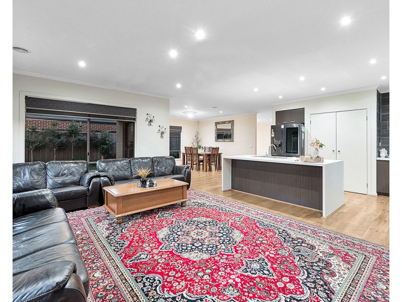 208 Alisma Boulevard, Cranbourne North VIC 3977