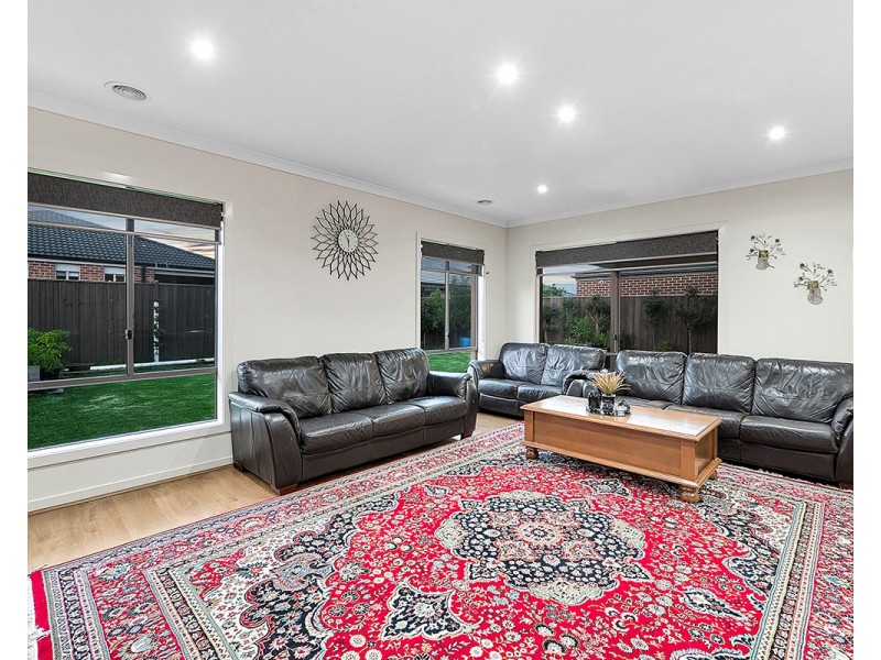 208 Alisma Boulevard, Cranbourne North VIC 3977