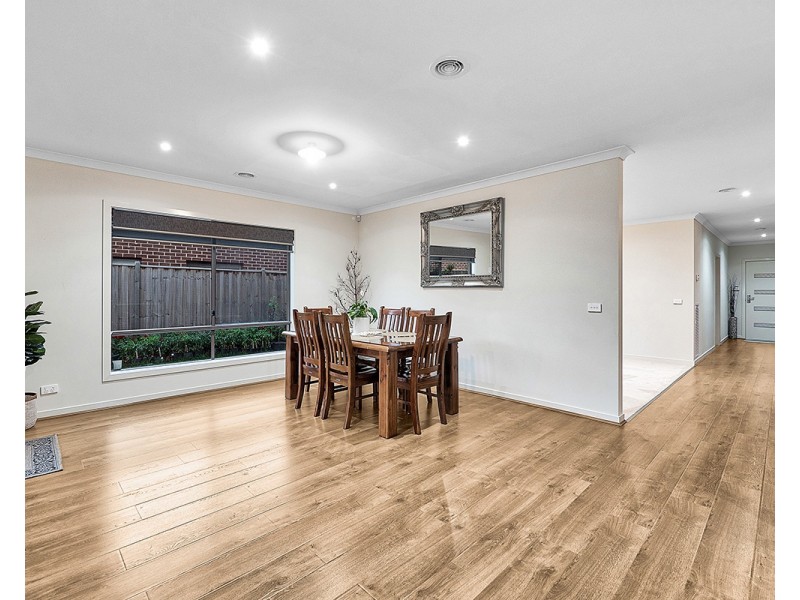 208 Alisma Boulevard, Cranbourne North VIC 3977