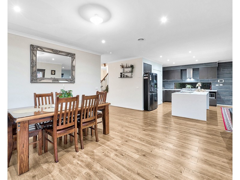 208 Alisma Boulevard, Cranbourne North VIC 3977