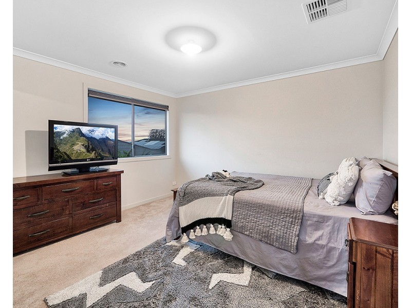 208 Alisma Boulevard, Cranbourne North VIC 3977