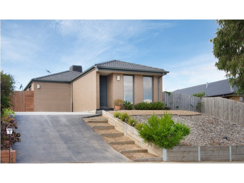 9 Yellow Gum Dr, Pakenham VIC 3810