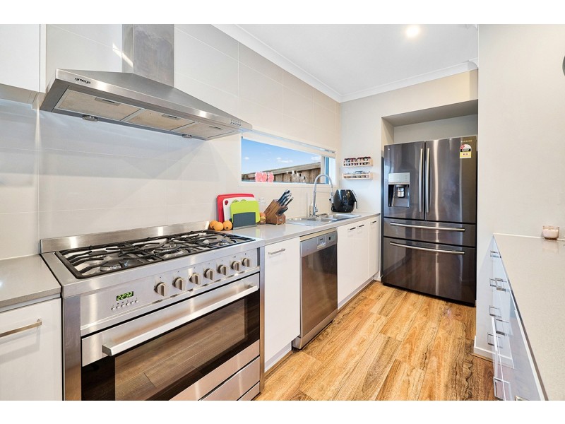 1 Symons Street, Cranbourne East VIC 3977
