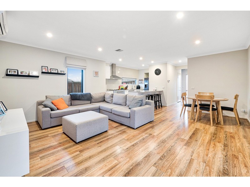 1 Symons Street, Cranbourne East VIC 3977