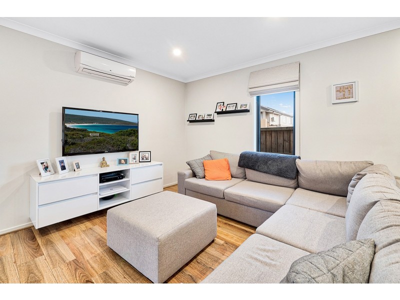 1 Symons Street, Cranbourne East VIC 3977