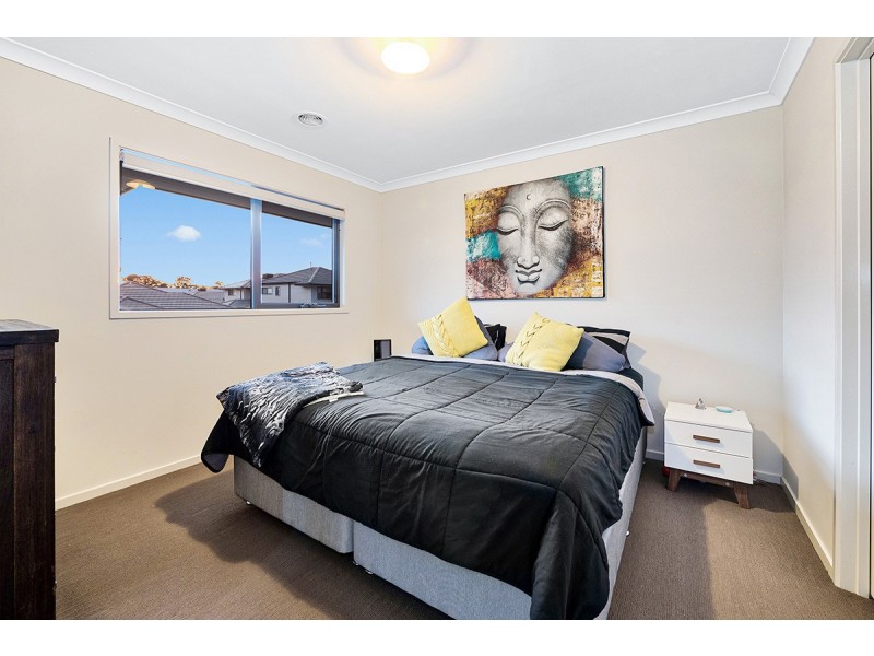 1 Symons Street, Cranbourne East VIC 3977