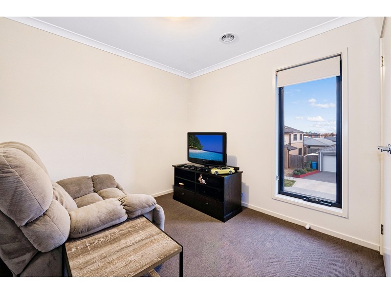 1 Symons Street, Cranbourne East VIC 3977