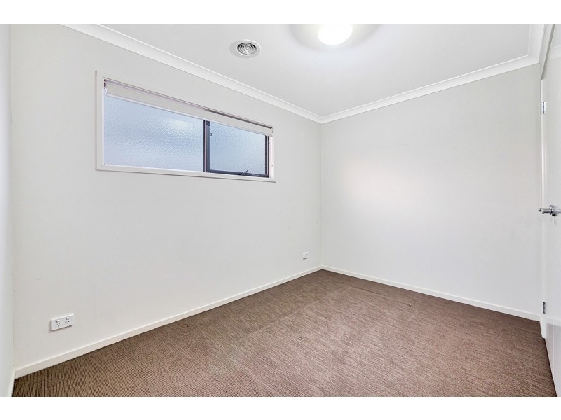 1 Symons Street, Cranbourne East VIC 3977