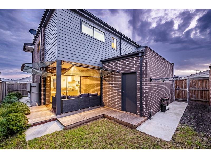1 Symons Street, Cranbourne East VIC 3977