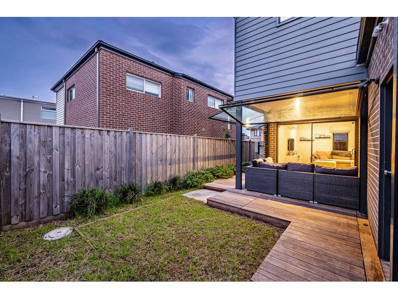 1 Symons Street, Cranbourne East VIC 3977
