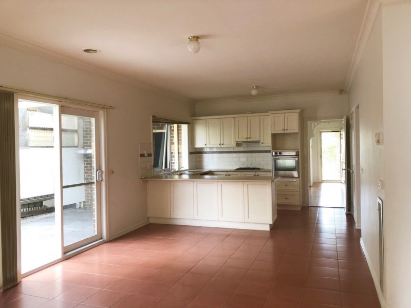 16 Darcy Niland Crescent, Lynbrook VIC 3975