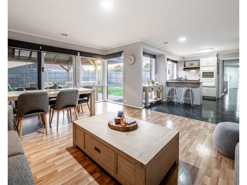 7 Filbert Court, Cranbourne North VIC 3977