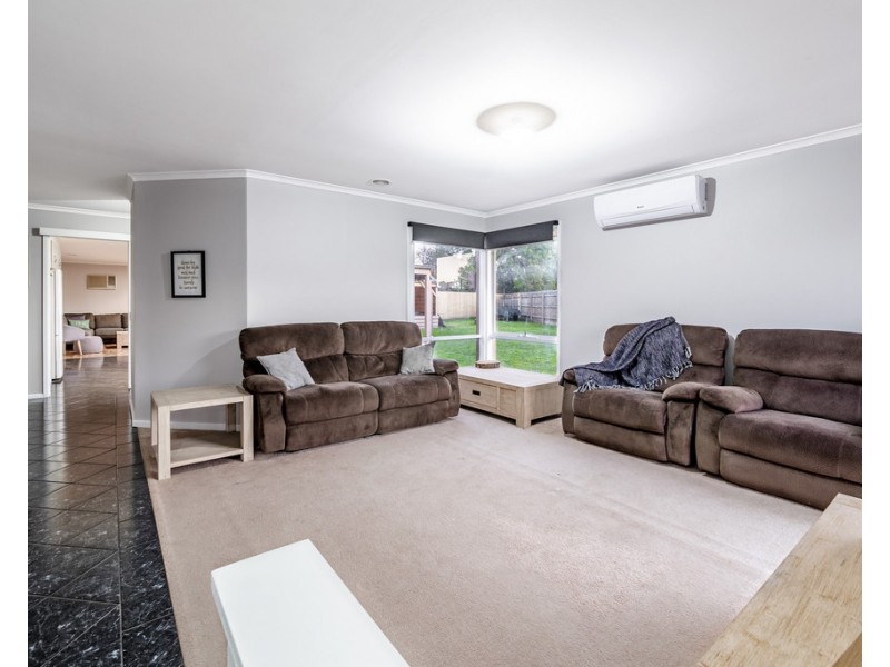 7 Filbert Court, Cranbourne North VIC 3977