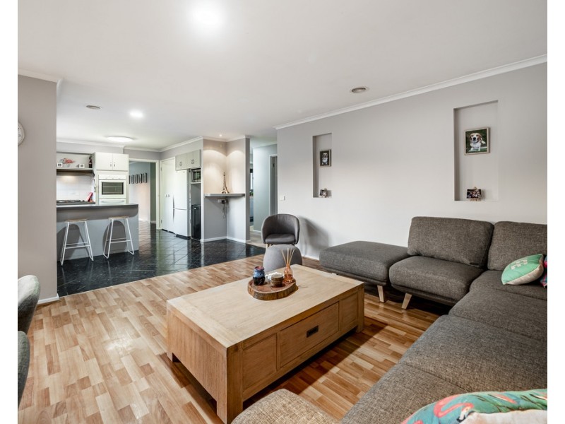 7 Filbert Court, Cranbourne North VIC 3977