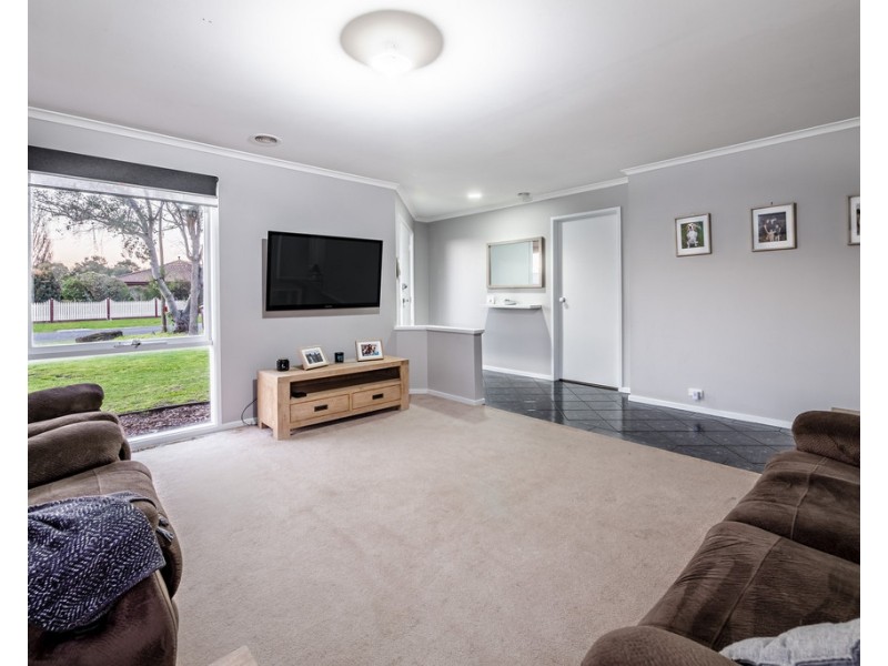 7 Filbert Court, Cranbourne North VIC 3977