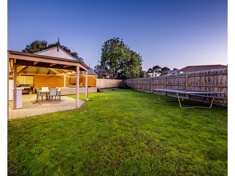 7 Filbert Court, Cranbourne North VIC 3977