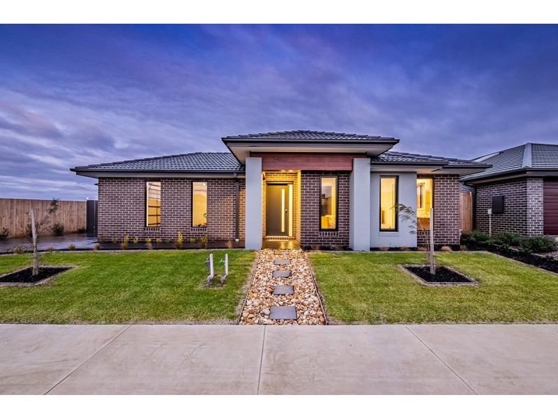 5 Pedro Street, Clyde North VIC 3978