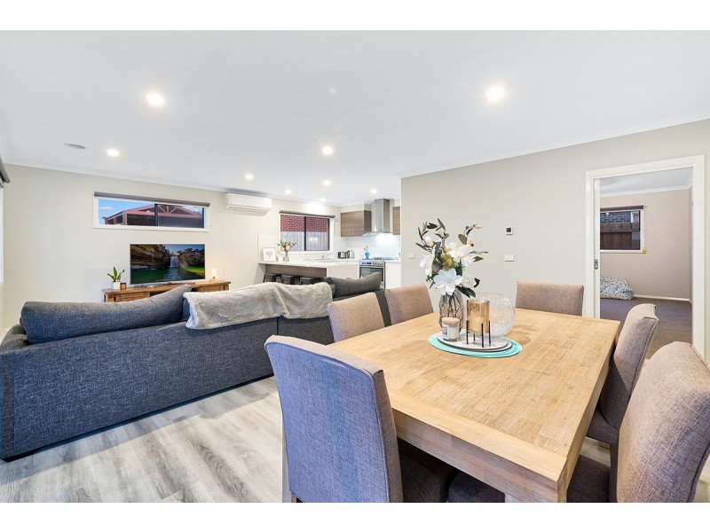 5 Pedro Street, Clyde North VIC 3978