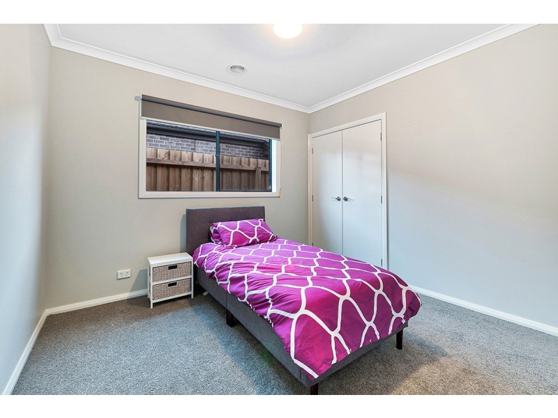 5 Pedro Street, Clyde North VIC 3978