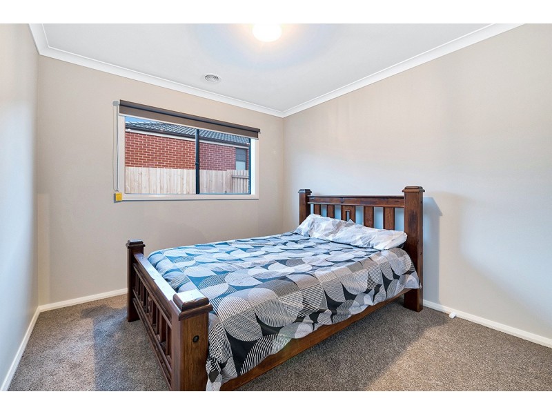 5 Pedro Street, Clyde North VIC 3978