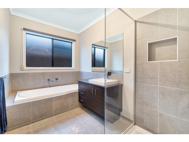 5 Pedro Street, Clyde North VIC 3978