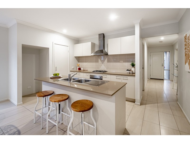 12 Fenway Boulevard, Clyde North VIC 3978