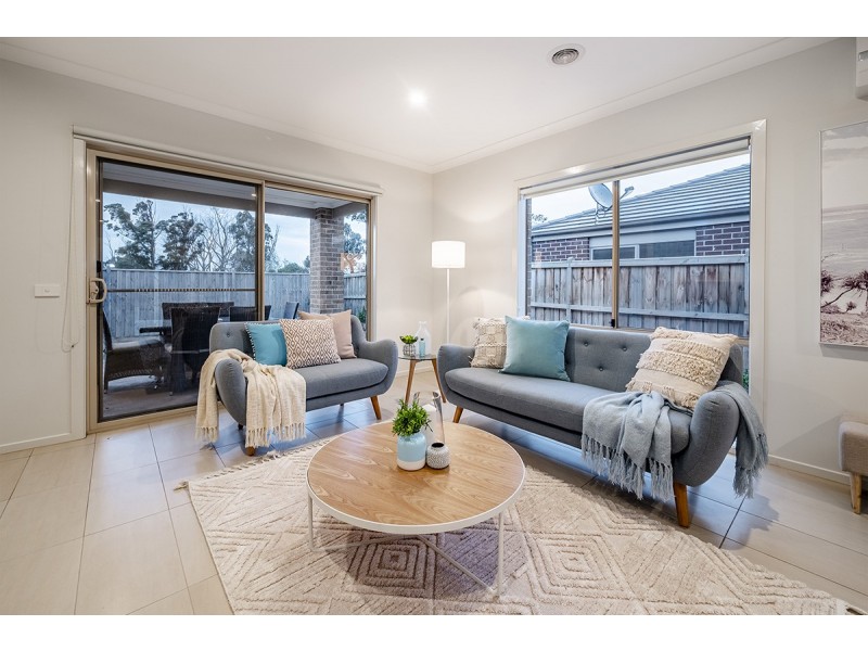 12 Fenway Boulevard, Clyde North VIC 3978