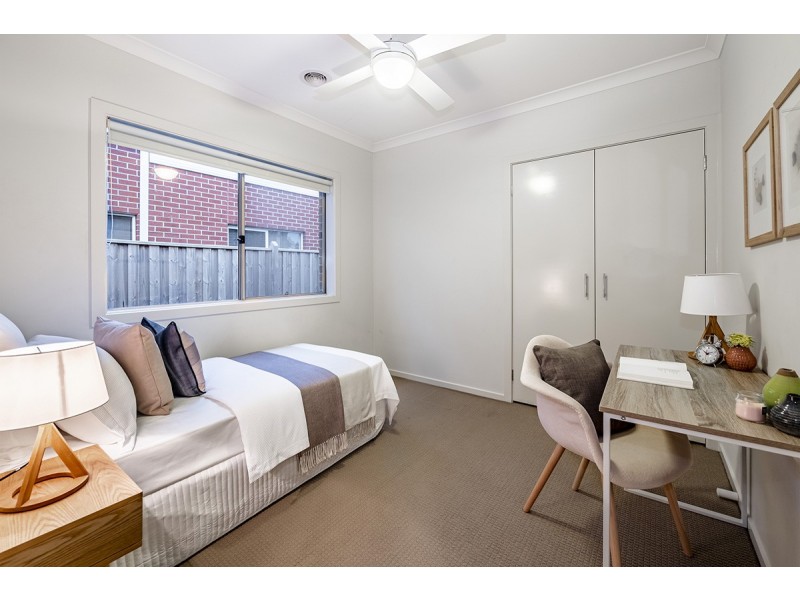 12 Fenway Boulevard, Clyde North VIC 3978