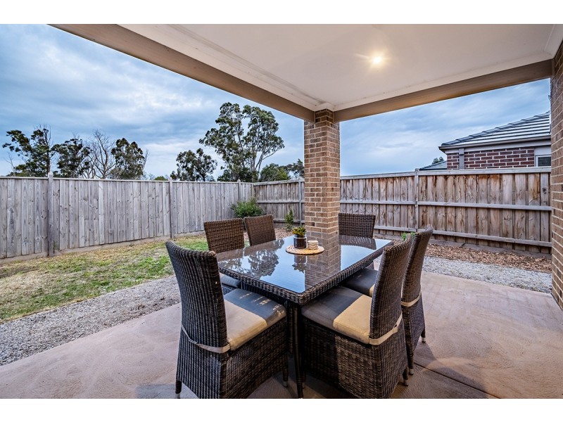 12 Fenway Boulevard, Clyde North VIC 3978