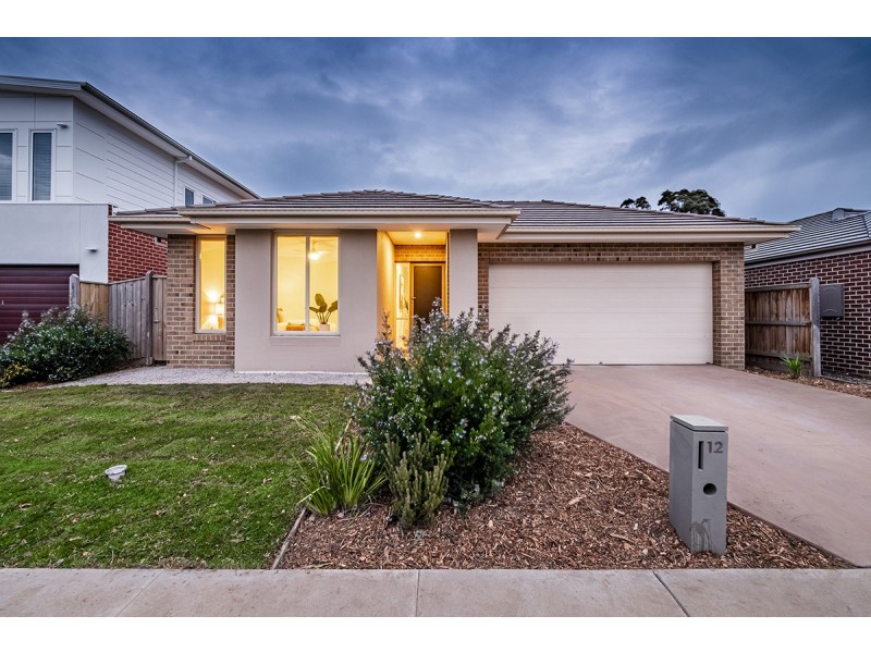 12 Fenway Boulevard, Clyde North VIC 3978